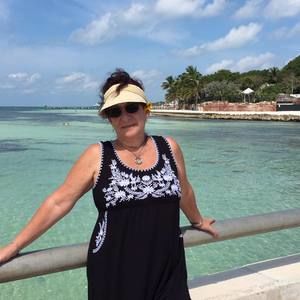 Meet your Posher, Ana